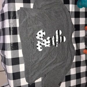 Mikey mouse crop top. Very comfortable, very nice
